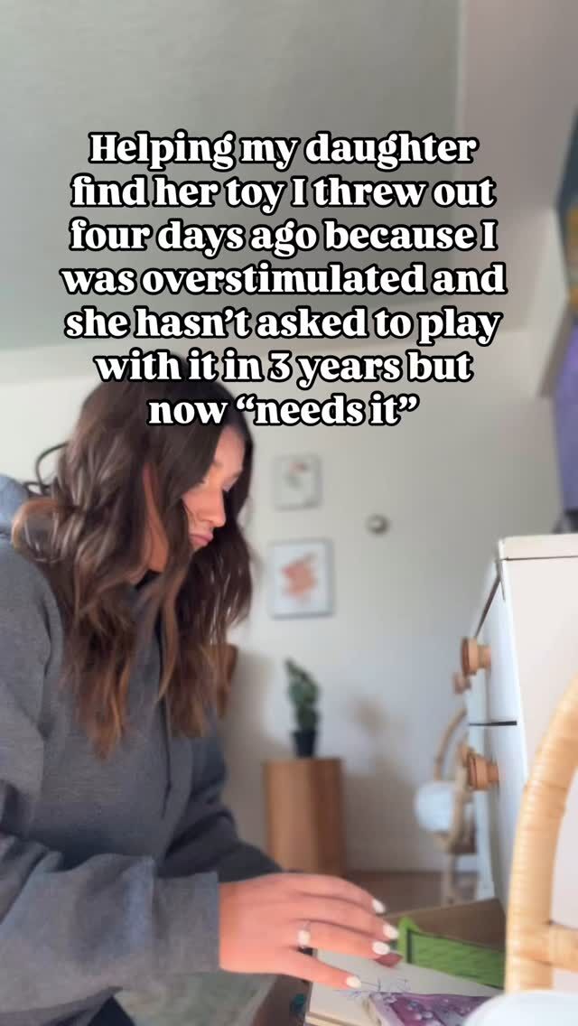 Based on a true story ❤️‍🩹.
.
.
.
#family #momsofig #momhumour #momcomedy #parentingmemes #parentinghumour #funnymom #comedymom #relatablemom #thisismotherhood #girlmom 
#momofgirls #momsandmamas #whattoexpect