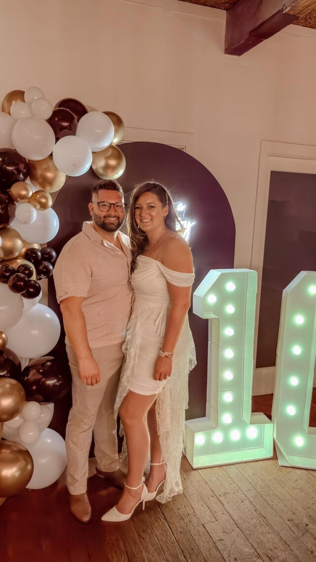 Our surprise 10 year party in less than one minute!!! All I wanted was to kind of relive that wedding day feel with friends and family, dance and just have a good time! Our family went above and beyond! The only thing we knew was where we were getting ready! We had no idea who would be there or where the venue was and it was all amazing!!!  Venue (HIGHLY recommend) - The Ellis Building 
Hair: @axishair / @manni.hair 
Makeup: @roryjamesmakeup  #anniversary #anniversaryparty #10year #10yearweddinganniversary #danceparty #vancouvervenues #couples #couplegoals #marriage #celebrations